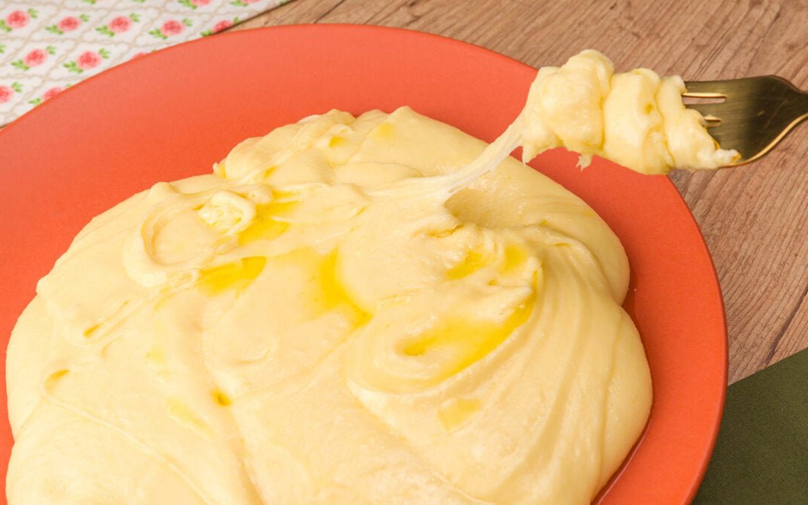 Purê de Batata com Queijo Aligot