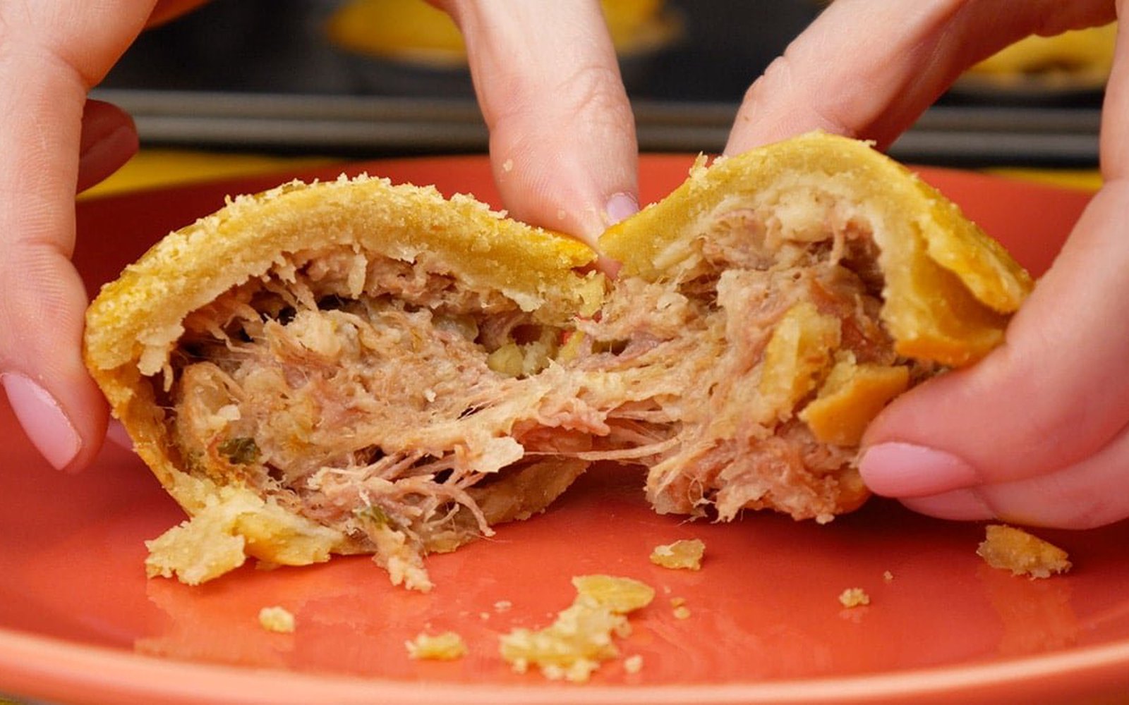 Empadinha de Carne Seca com Requeijão