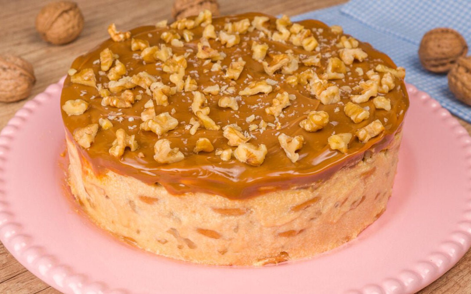 Torta de Nozes com Doce de Leite