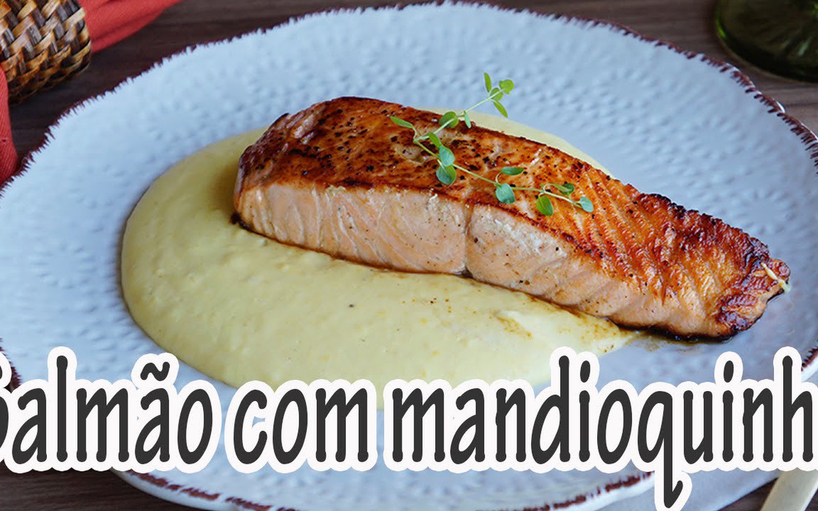 Salmão com Purê de Mandioquinha