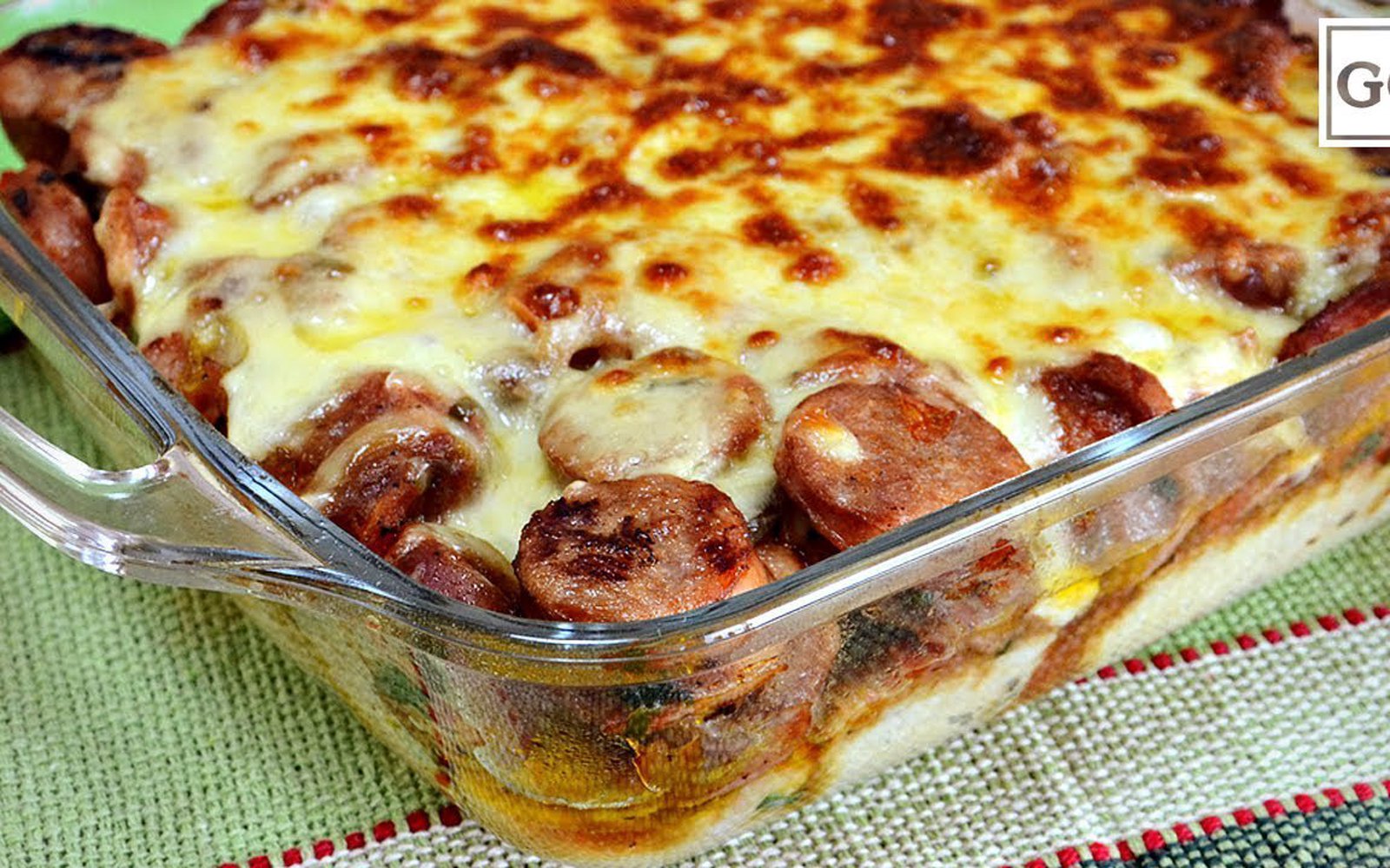 Torta de Pão e Linguiça na Cachaça