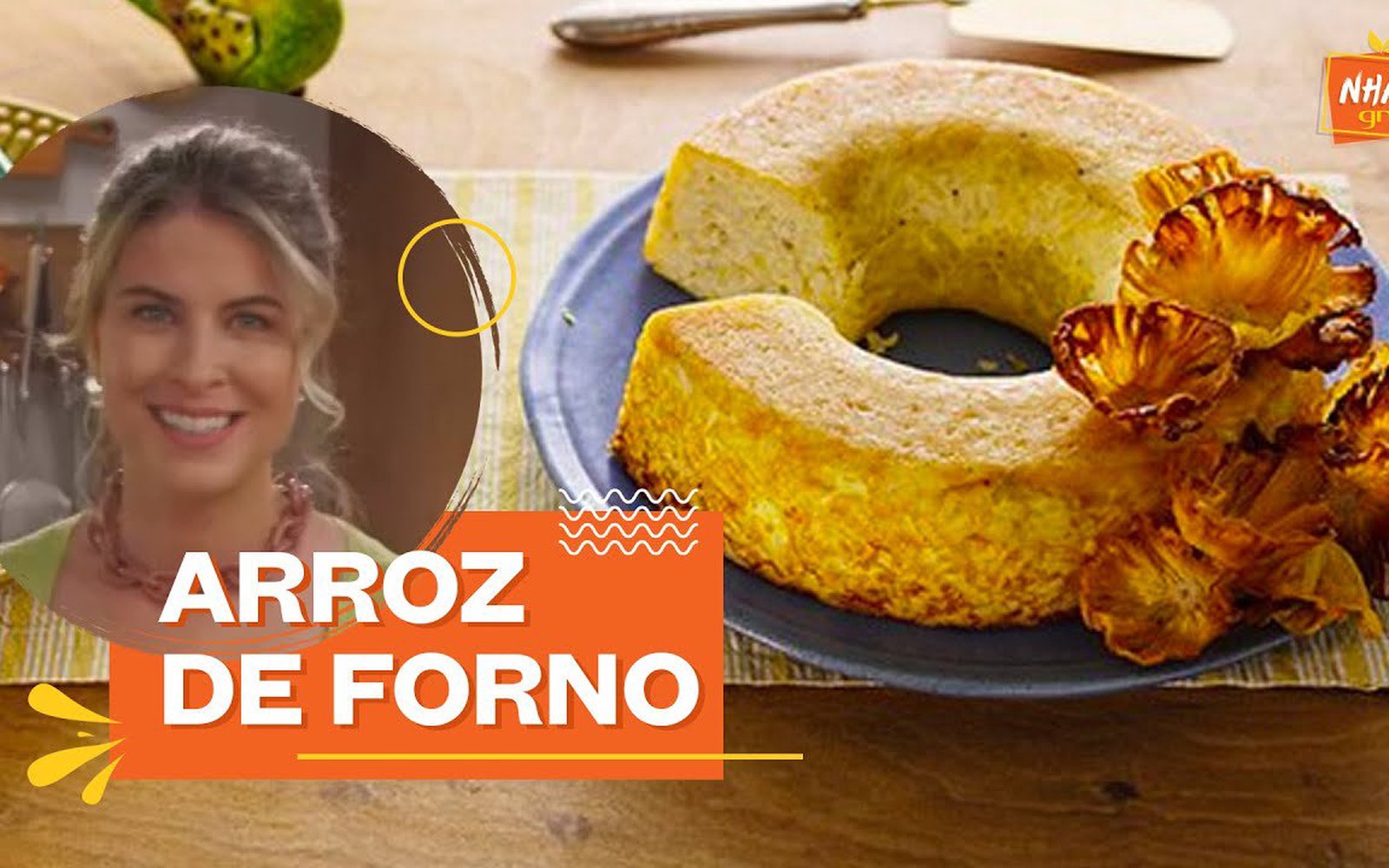 Arroz de forno com frango e flores de abacaxi