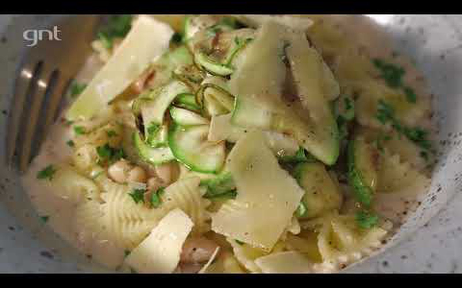 Pasta e fagioli com abobrinha