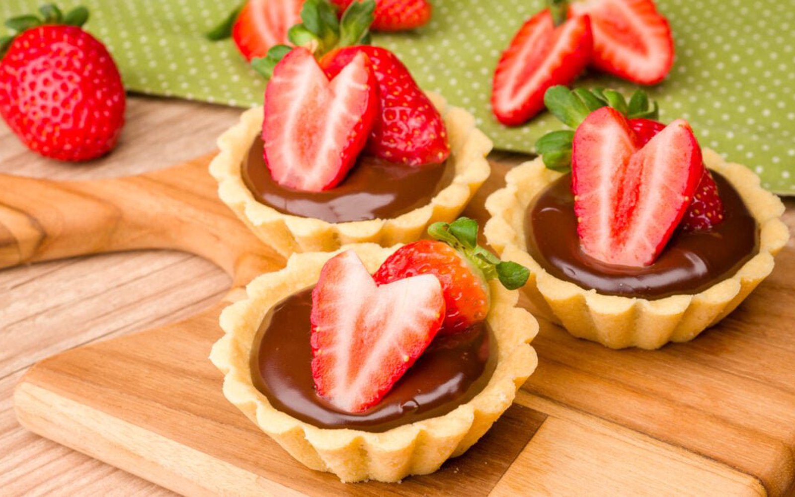 Tortinha de Chocolate com Morangos