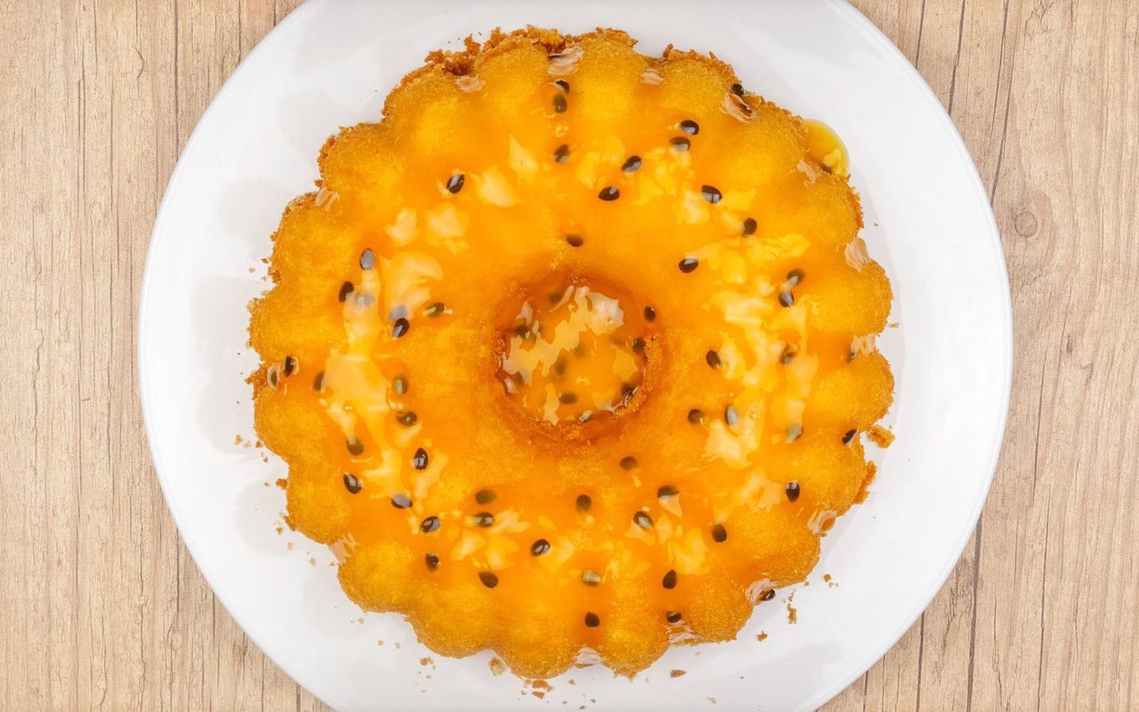 Bolo de Fubá com Suco de Maracujá