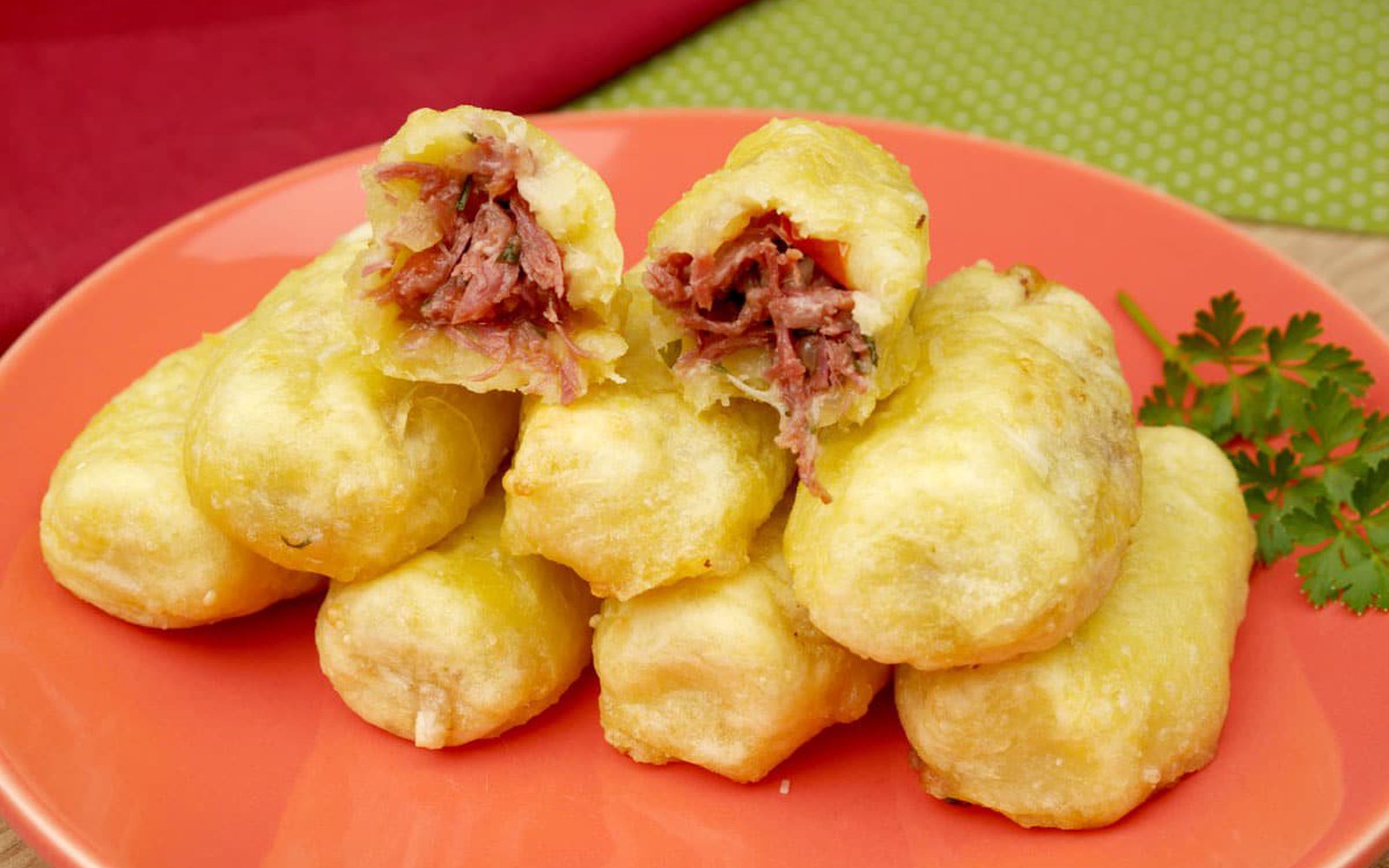 Bolinho de Mandioca com Carne Seca e Queijo Sem Glúten na Airfryer