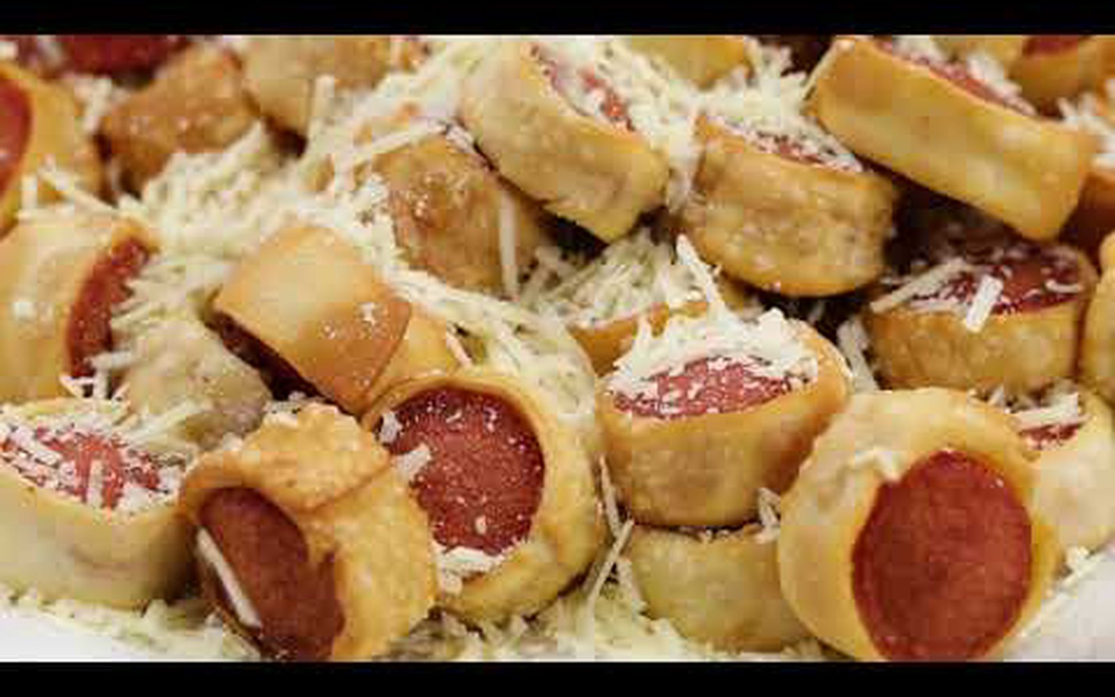 Enroladinho de Salsicha com Massa de Pastel