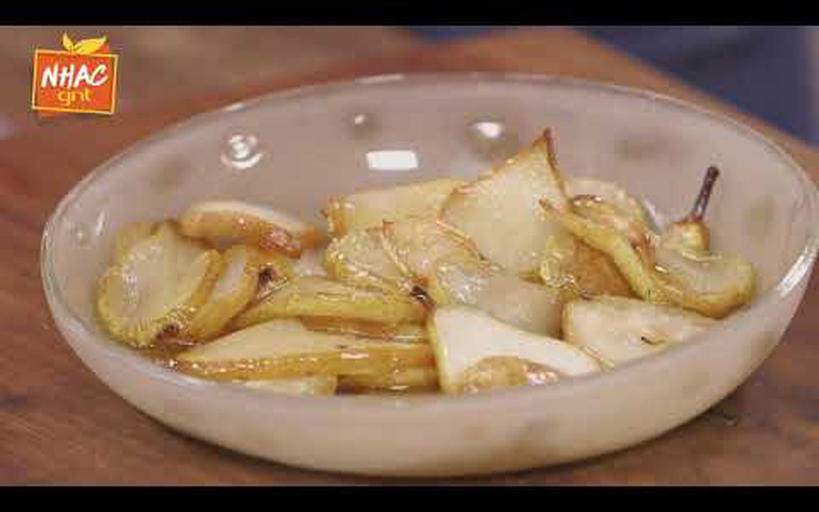 Pudim de Rabanada com Peras Carameladas