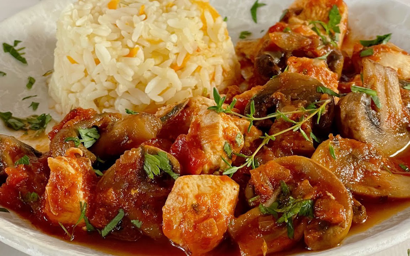 Frango com Cogumelos, Tomate e Tomilho
