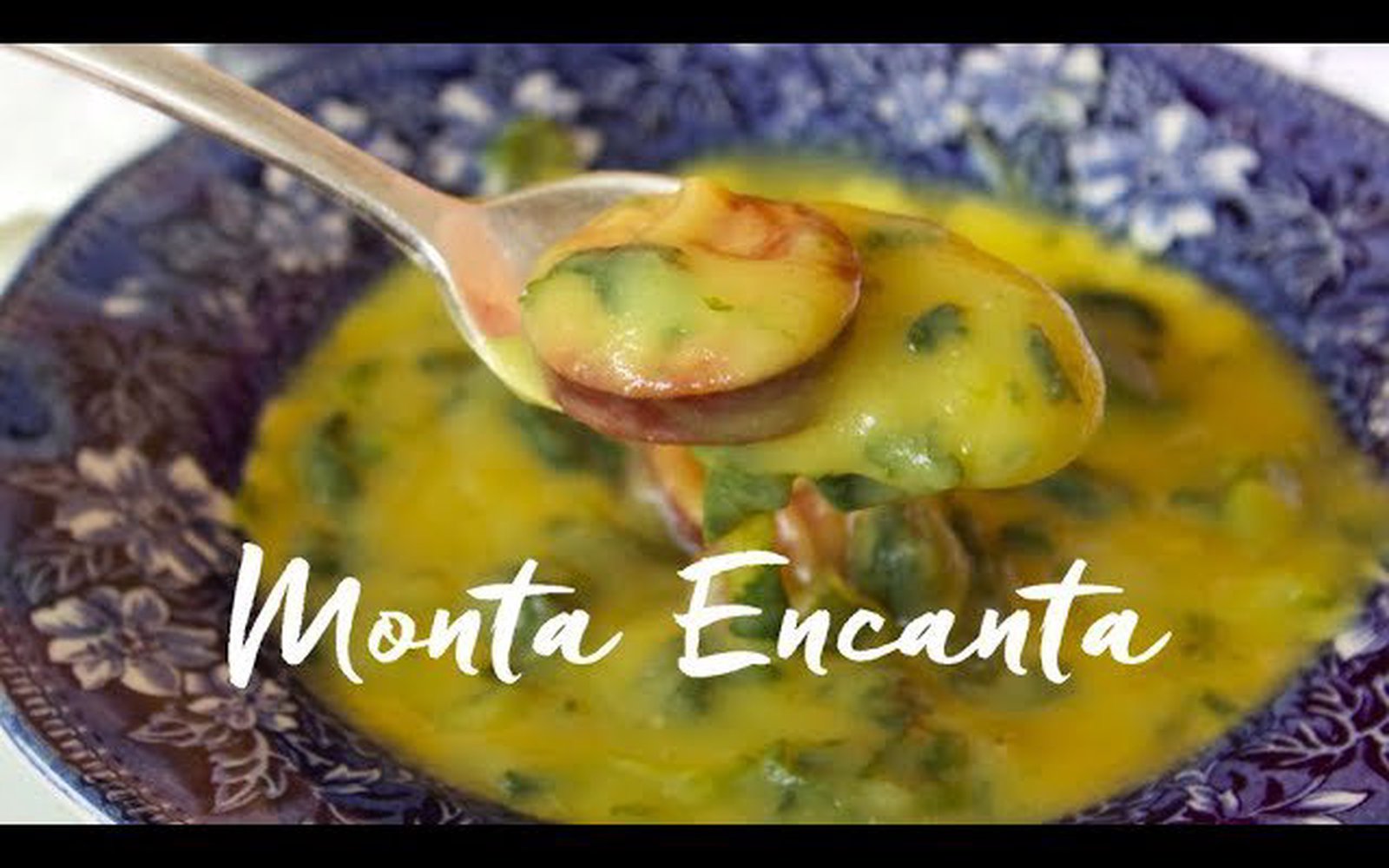 Sopa creme de mandioquinha com espinafre e linguiça