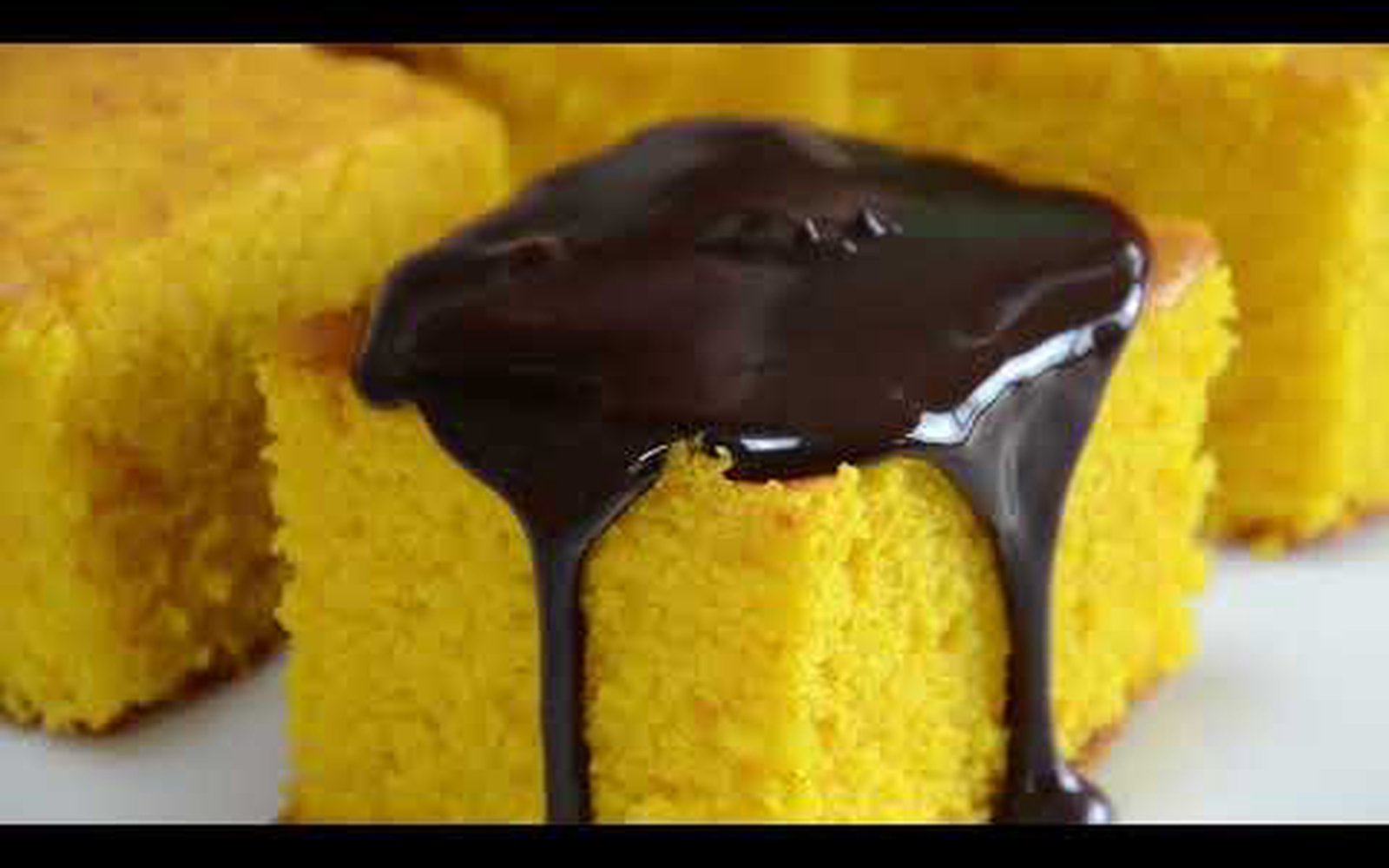 Bolo de Cenoura Fofinho com Cobertura de Chocolate