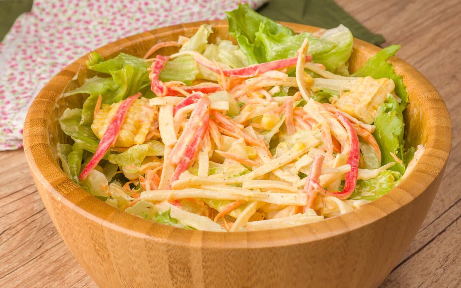 Salada de Kani Kama