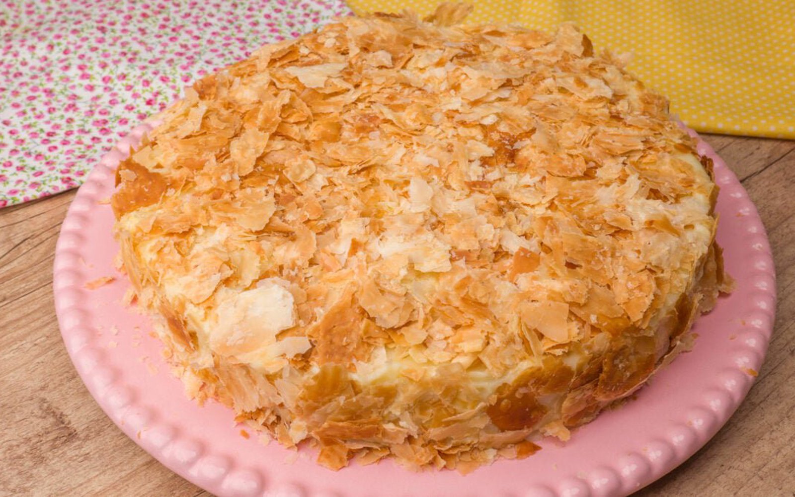 Torta Folhada de Creme