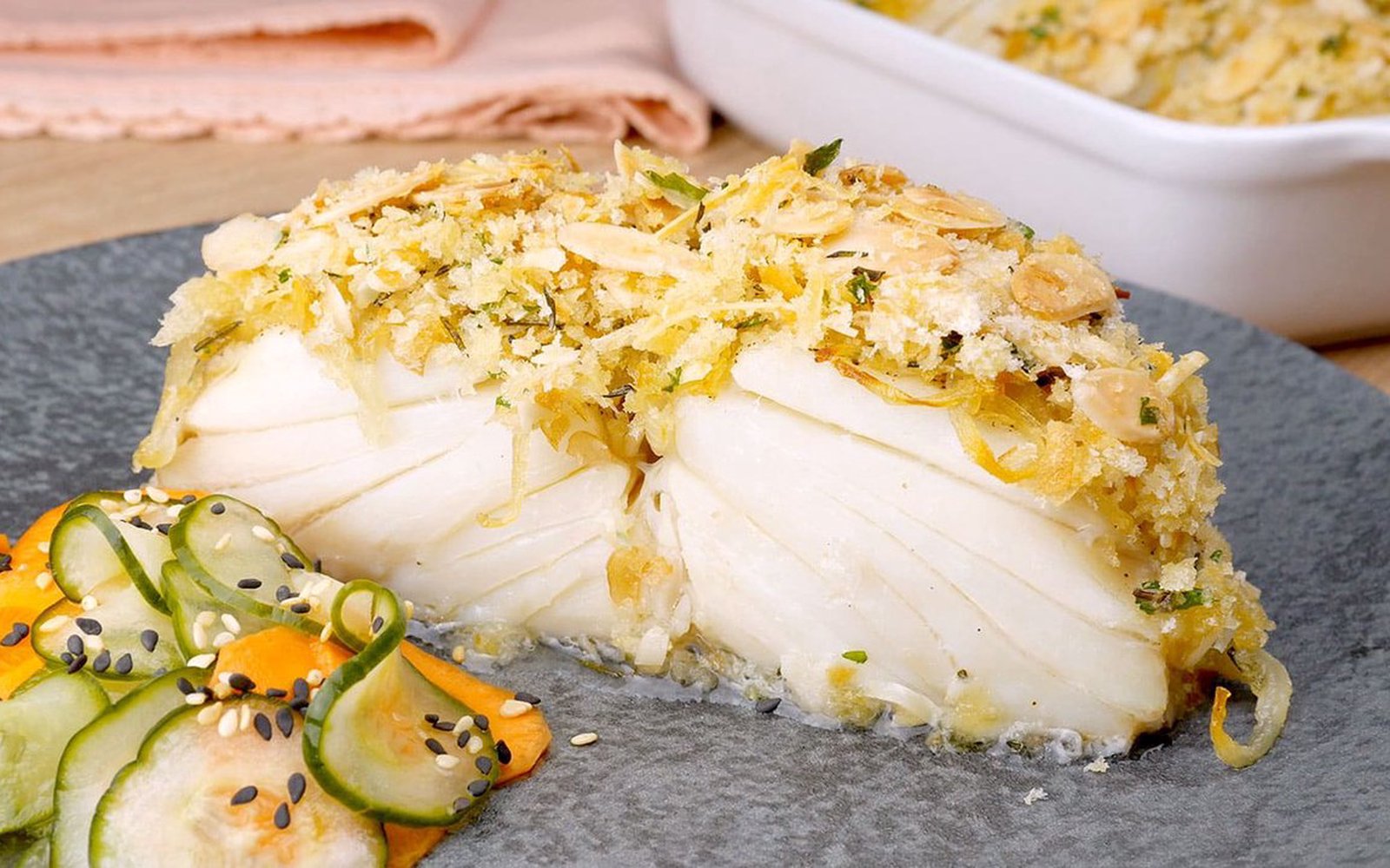 Bacalhau com Crosta de Amêndoas e Sunomono