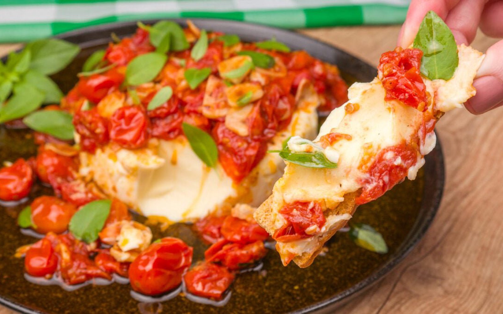 Entradinha de Tomatinhos com Catupiry