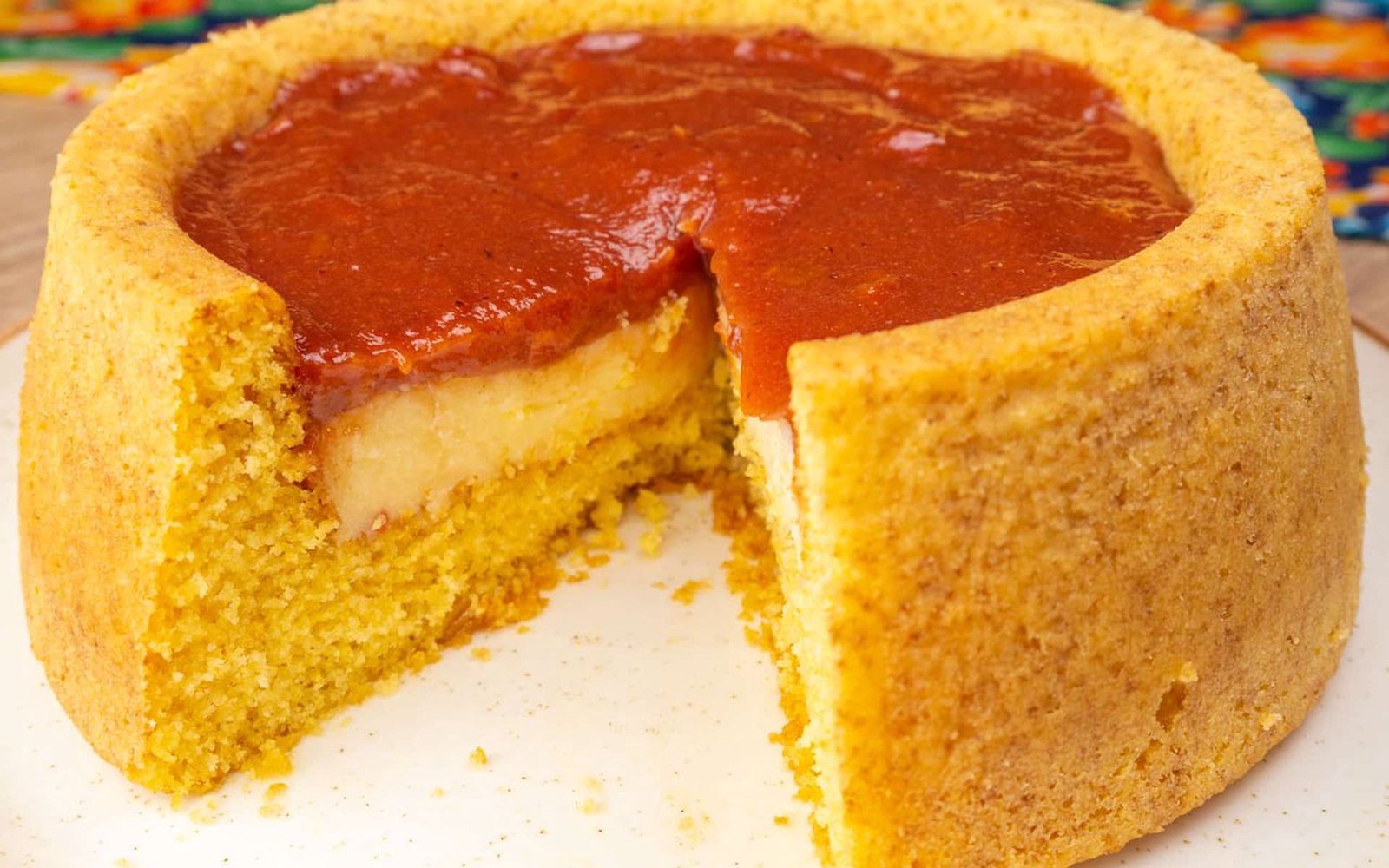Bolo de Fubá Romeu e Julieta - Bolo Piscina