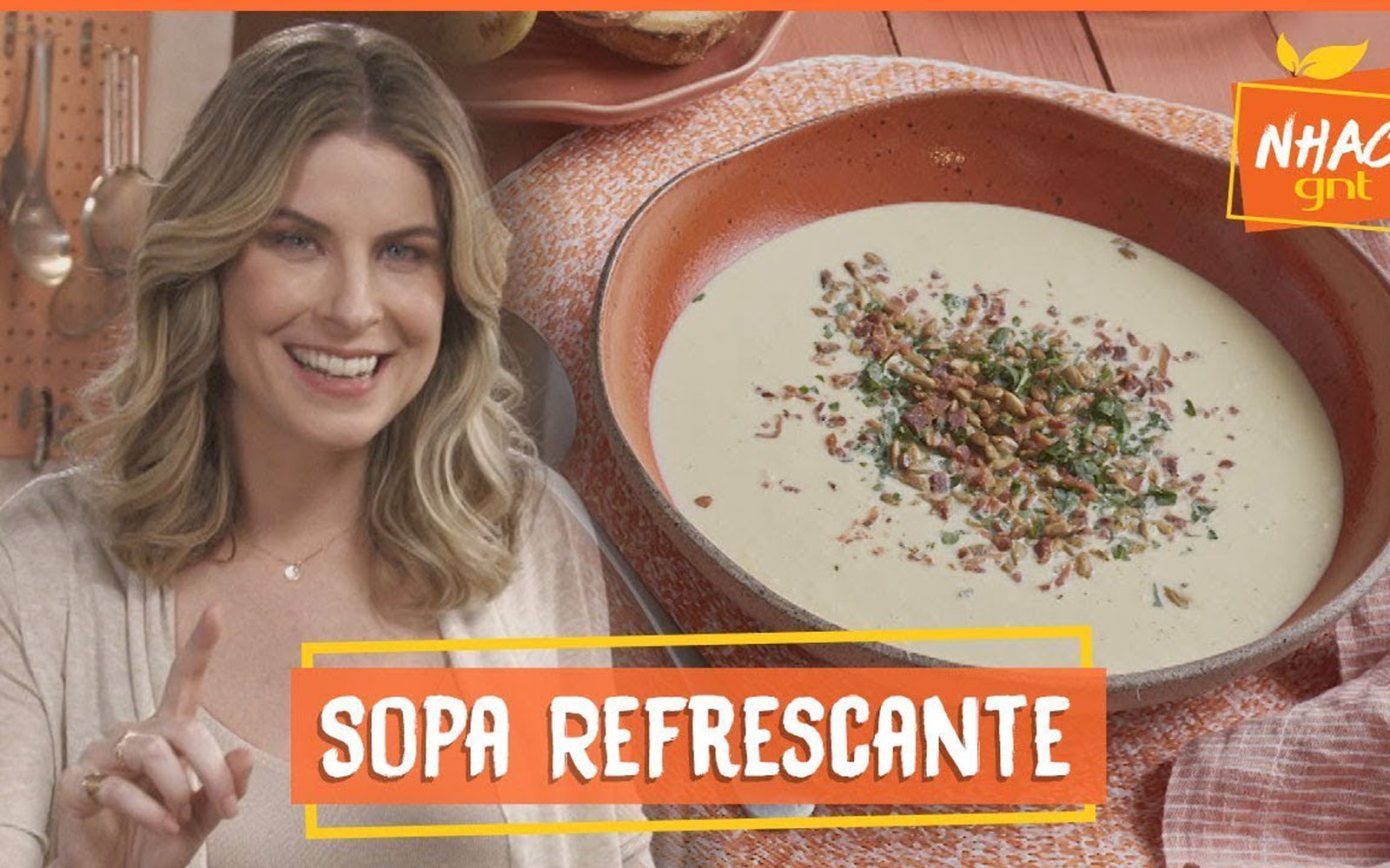 Sopa de milho fria ou quente com tostadas de avocado