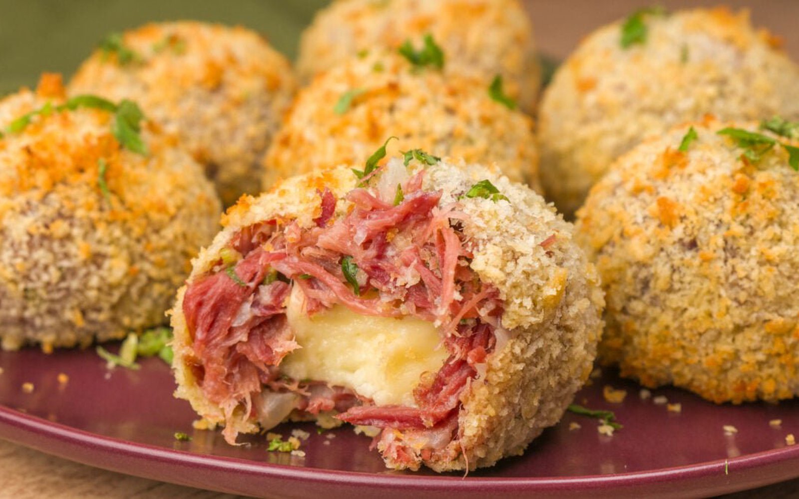Bolinho de Carne Seca