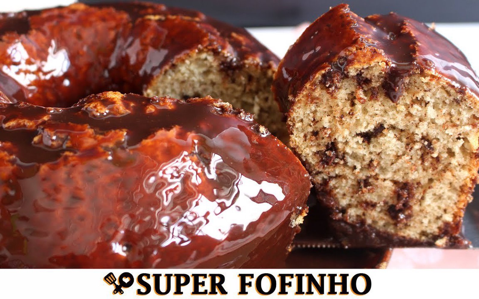Bolo Formigueiro com Calda de Chocolate