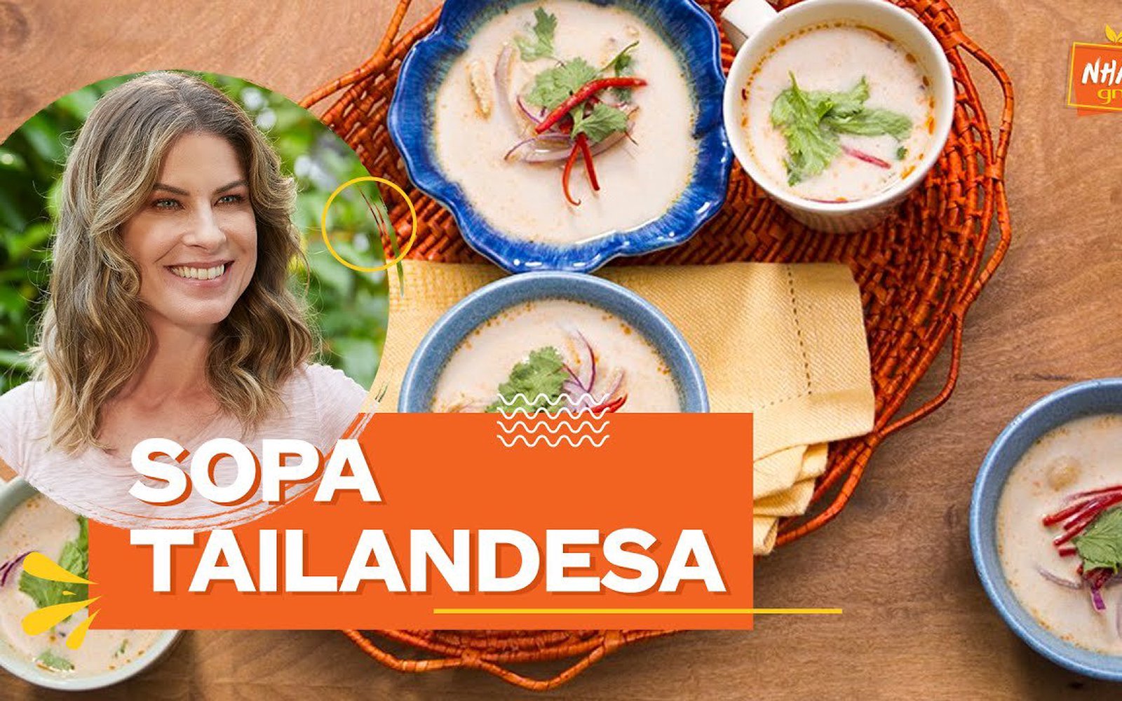 Sopa de Camarão Estilo Tom Kha Gai