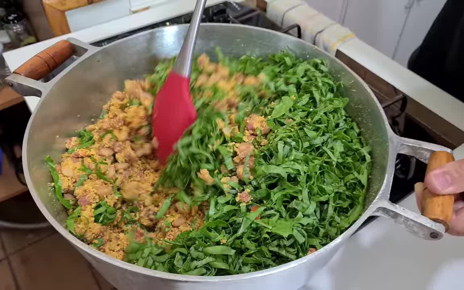 RECEITA DE NATAL Feijão tropeiro caseiro receita de vó com pedacinho de bacon