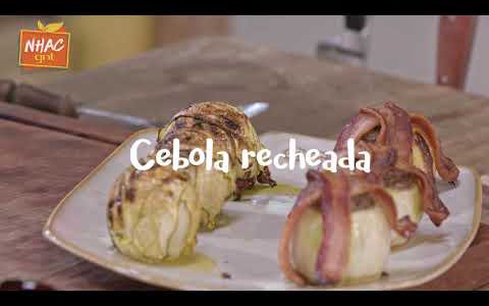 Cebola recheada: com carne e bacon ou com couve-flor