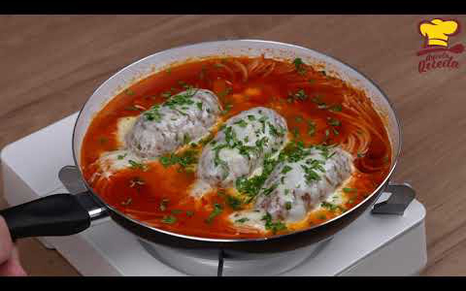 Macarrão com Bolinho de Carne