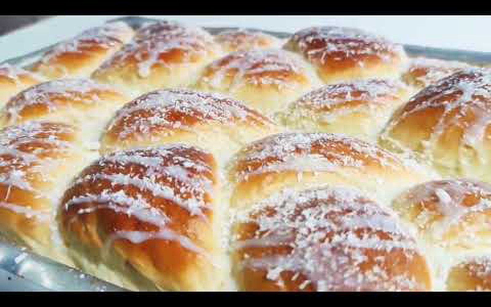 Pão Trança Fofinho com Coco e Leite Condensado