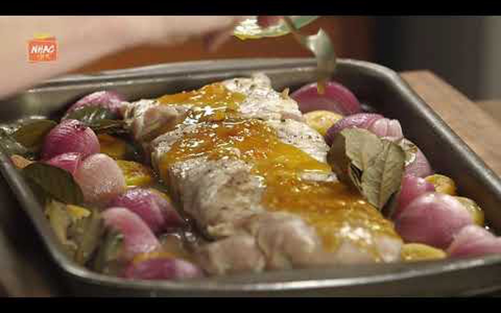 Costela de Porco Assada com Vinho e Geleia de Damasco