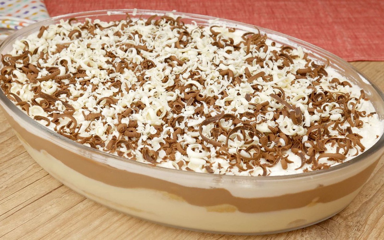 Pavê Cremoso de Chocolate Branco e Meio Amargo