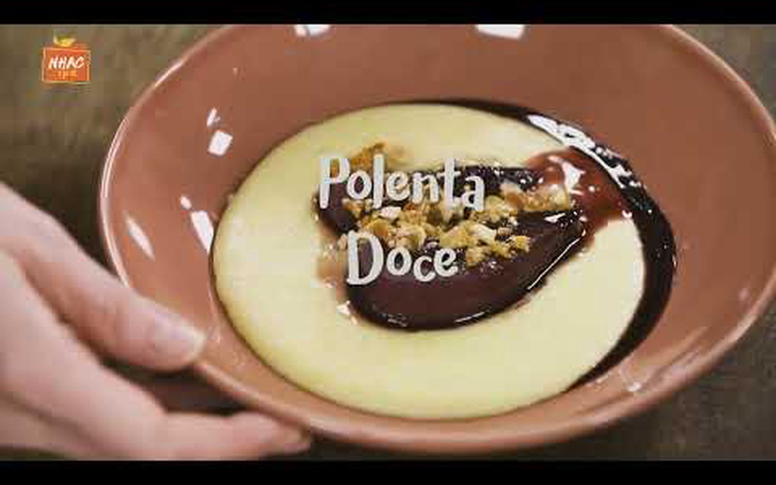 Polenta Doce com Peras ao Vinho