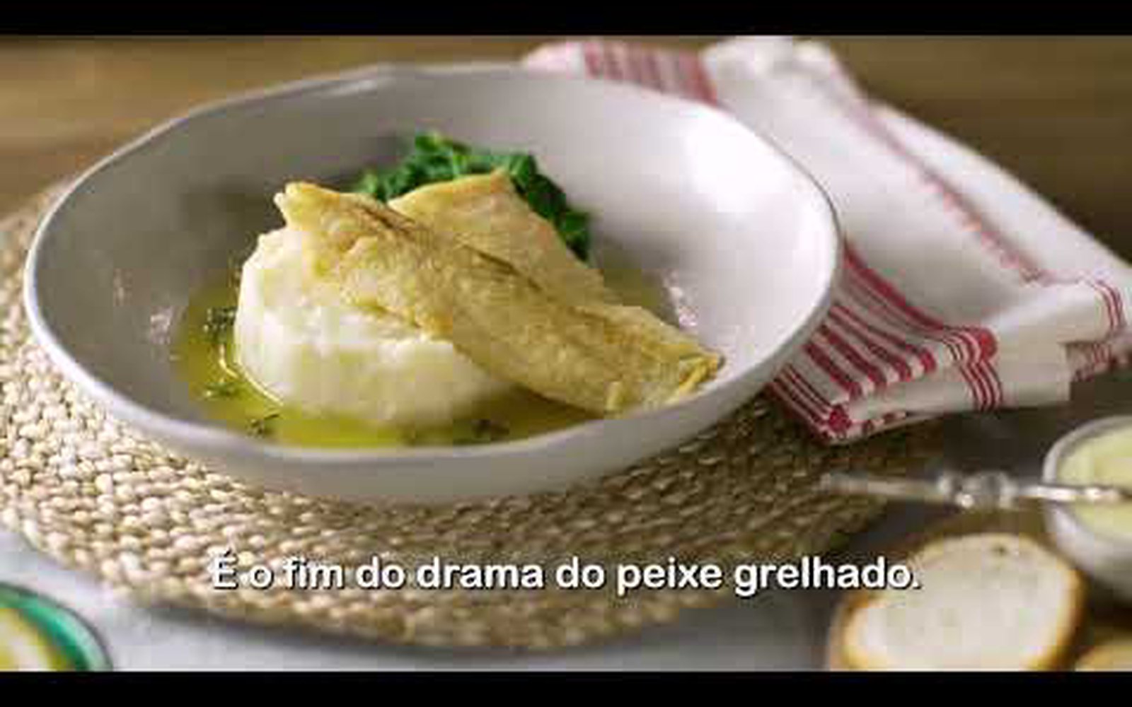 Peixe Grelhado com Molho de Manteiga e Limão