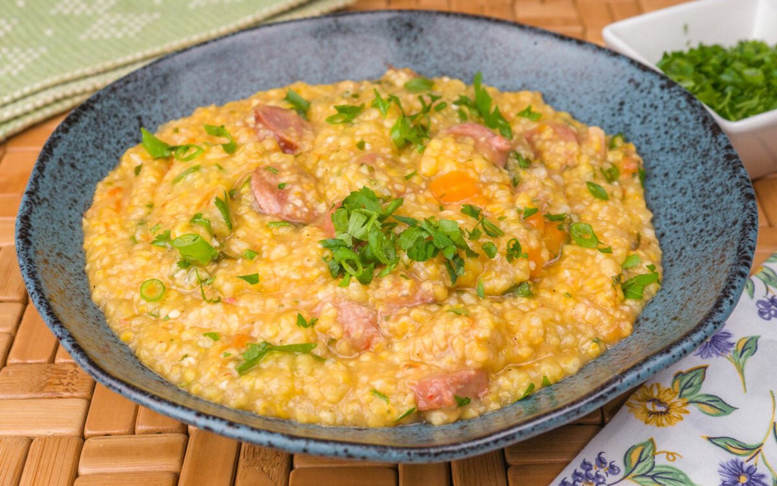 Canjiquinha na Pressão com Linguiça e Bacon