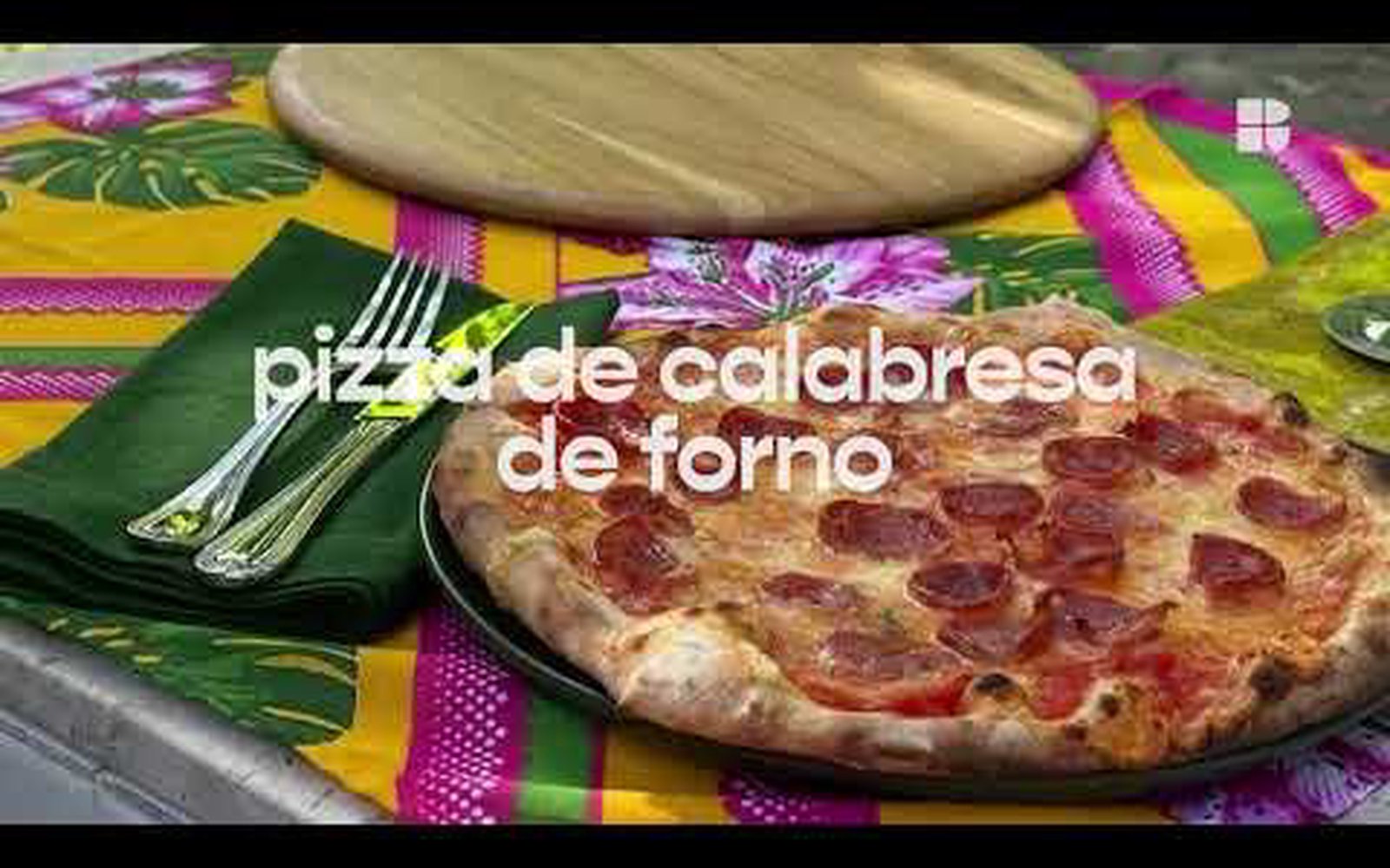 Pizza de Calabresa de Forno