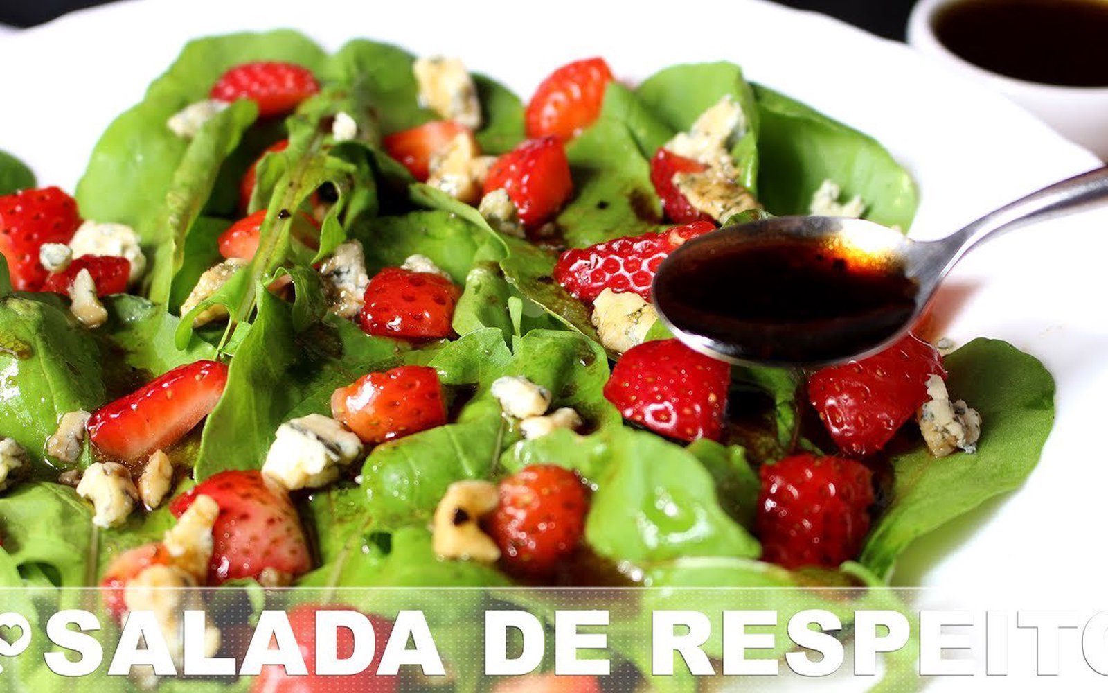 Salada de Respeito - Rúcula, Morango e Aceto Balsâmico