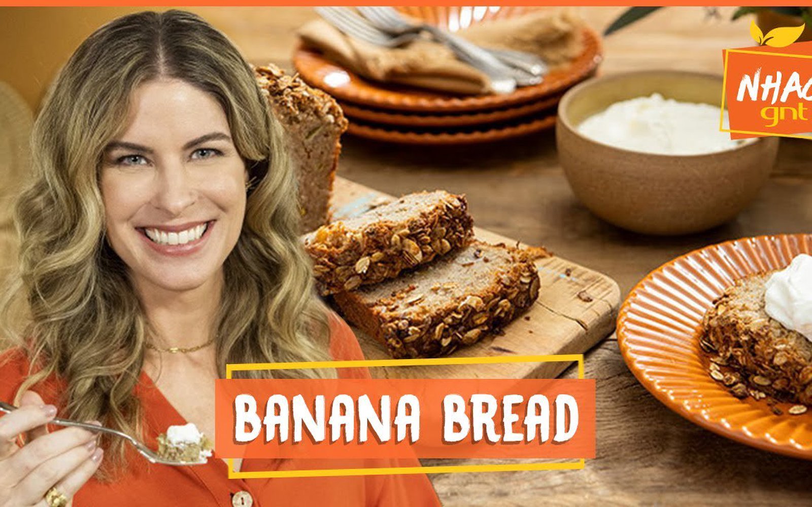 Bolo de Banana (Banana Bread) com Crocante de Aveia