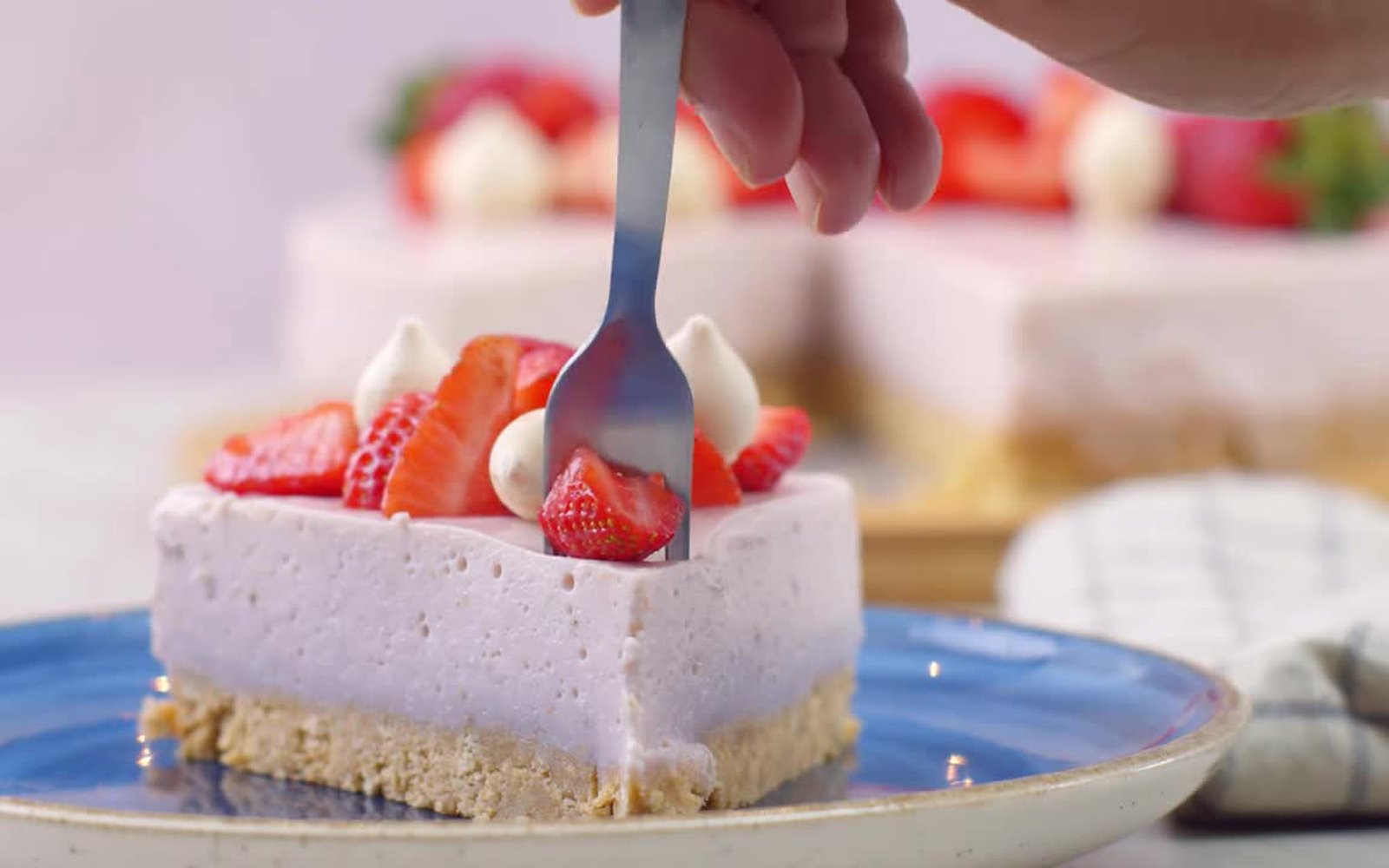 Receita de Torta Mousse de Morango e Leite Condensado