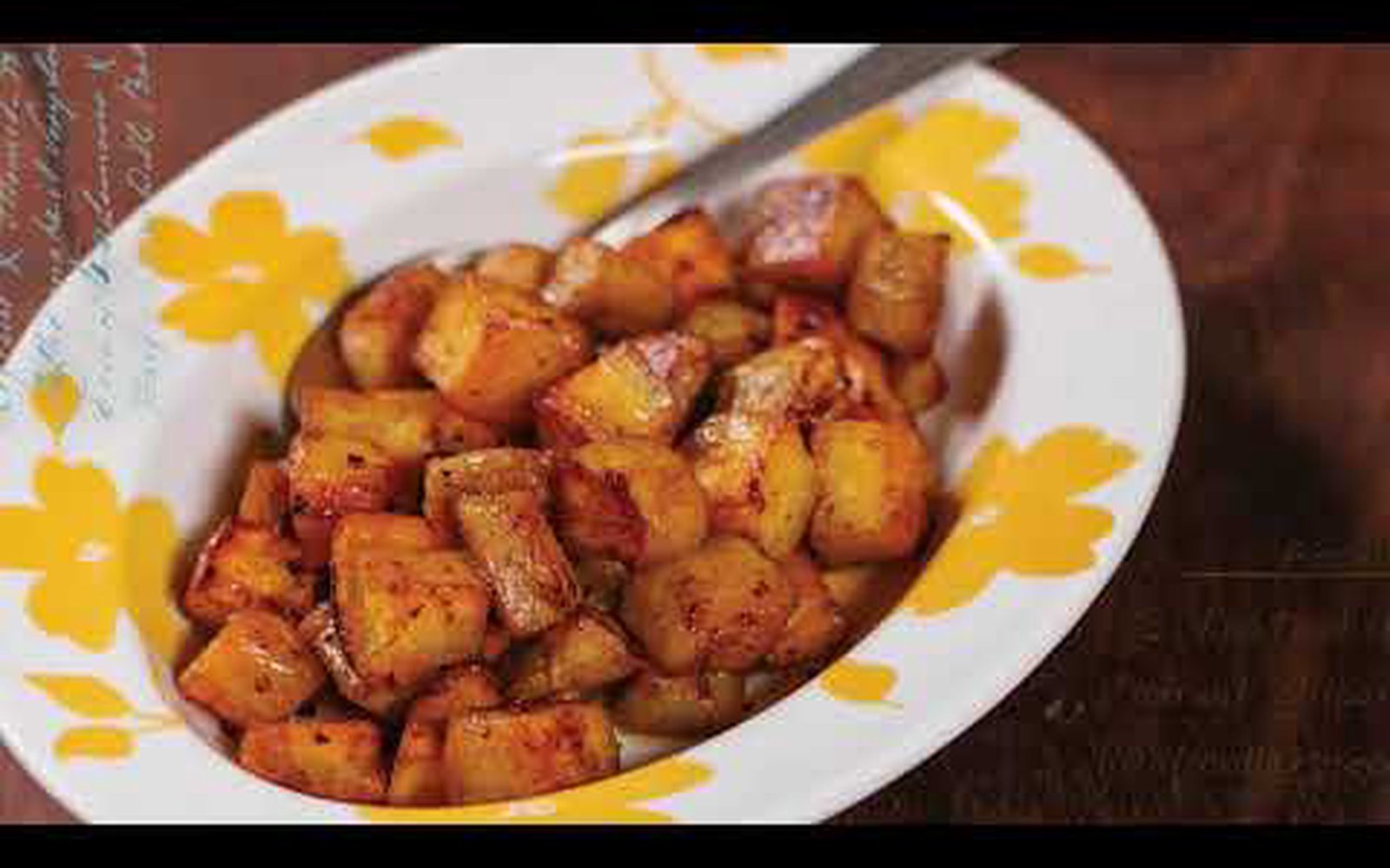 Batata-doce assada com alho e páprica
