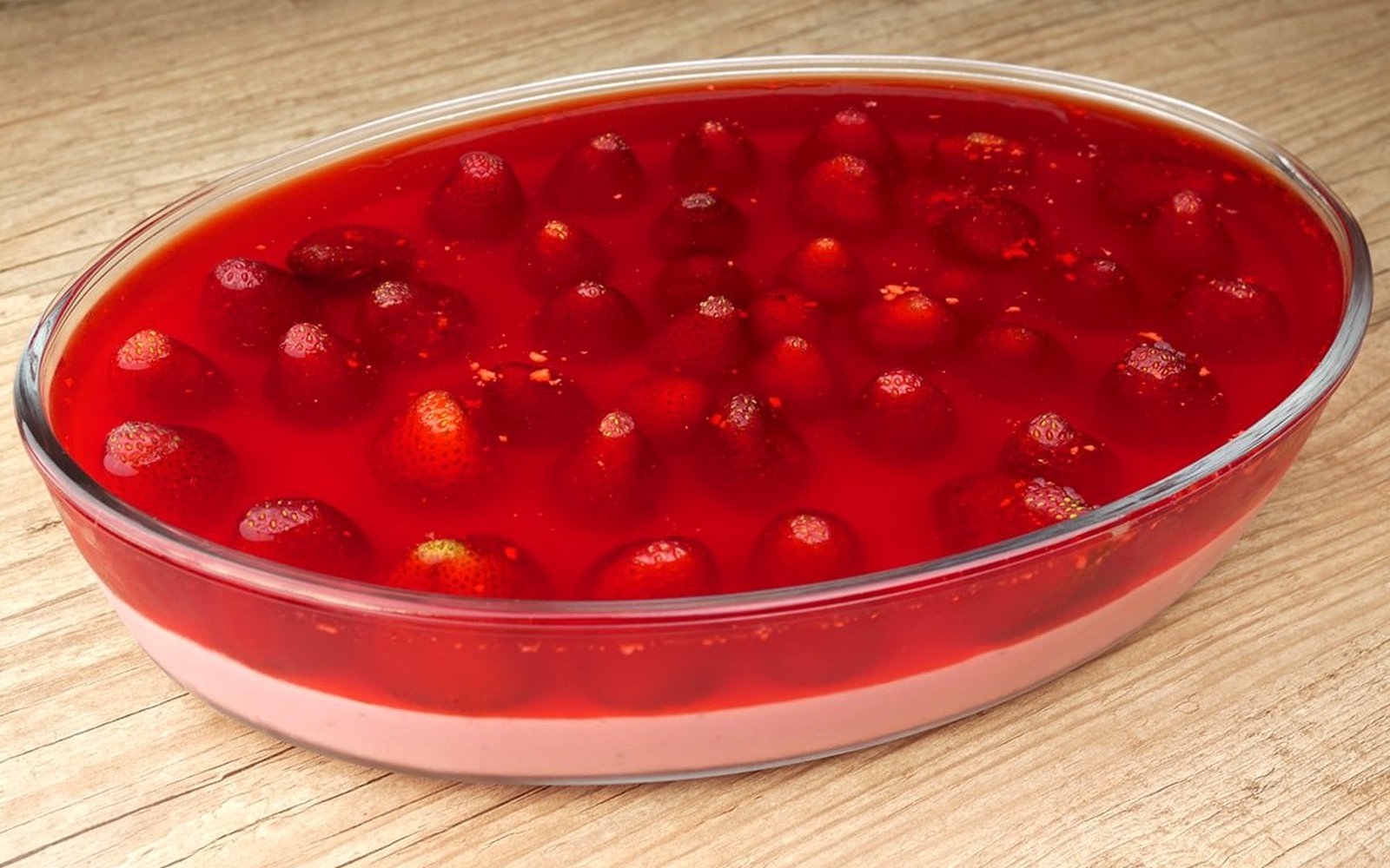 Mousse de Morango com Cobertura de Morango