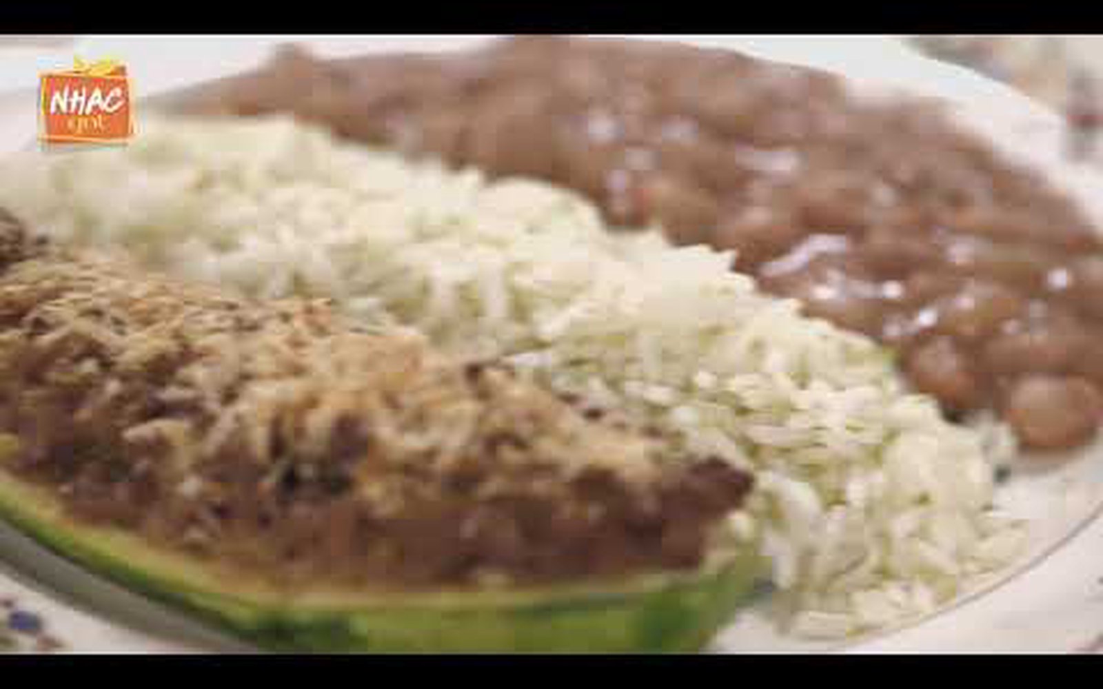 Três receitas com abobrinha: salada, assada e recheada com carne