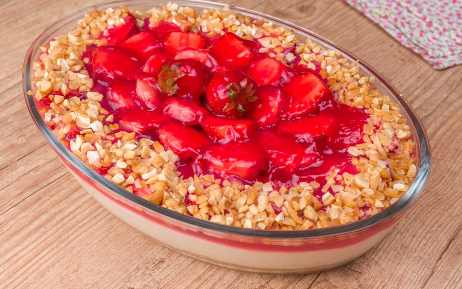 Torta de Morango na Travessa