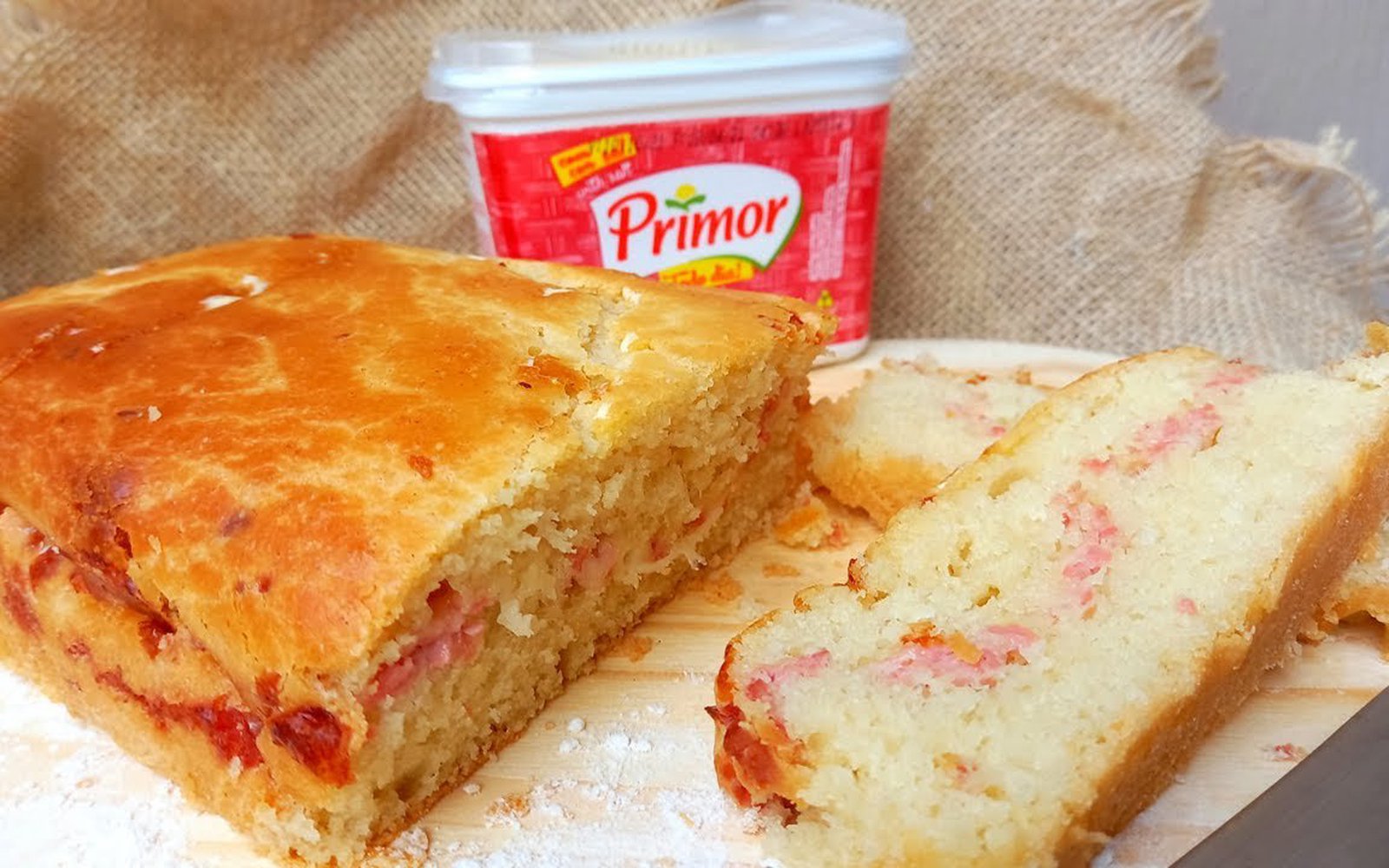 Pão Recheado de Liquidificador com Presunto e Queijo