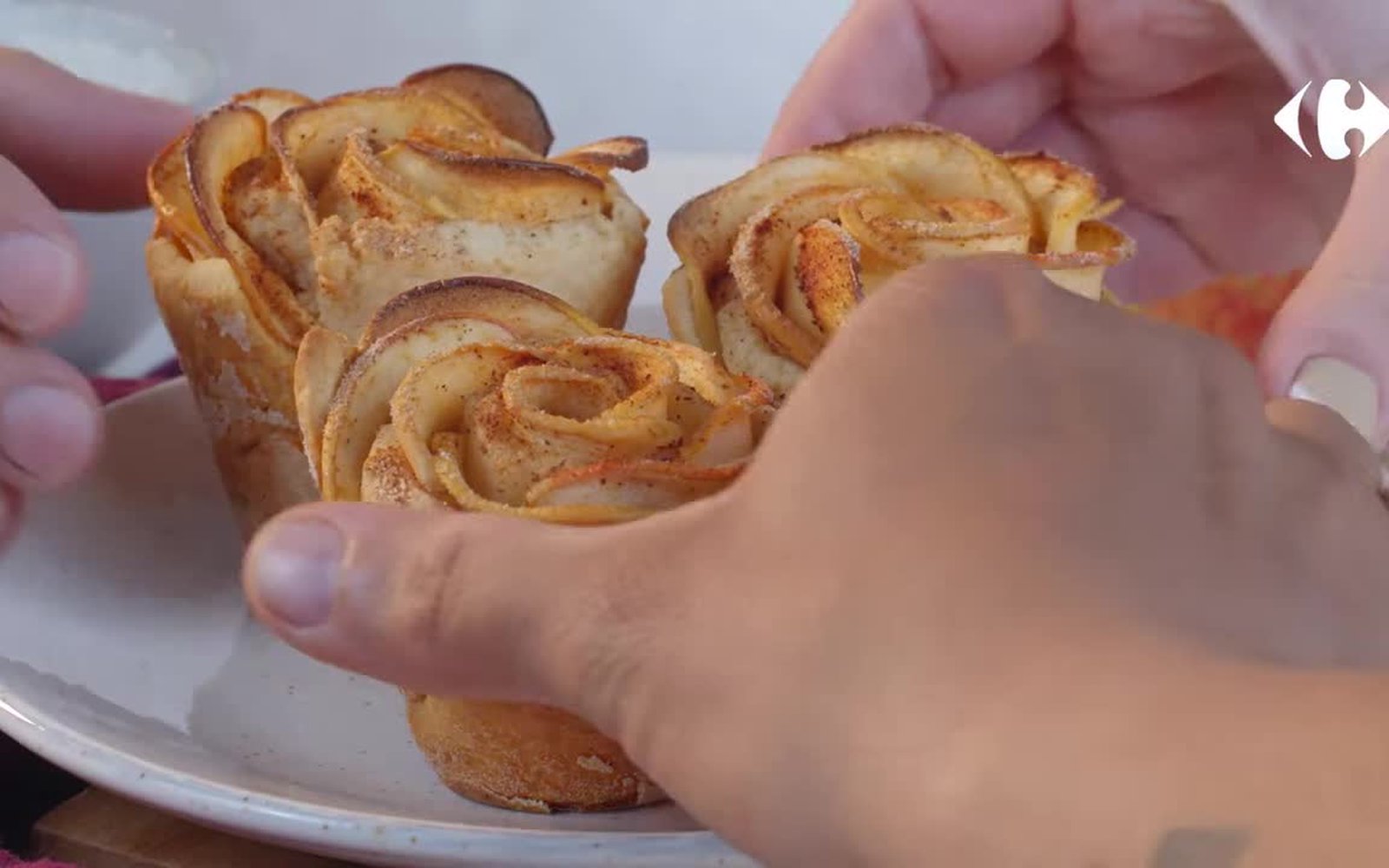 Receita de Tortinhas de Flores de Maçã