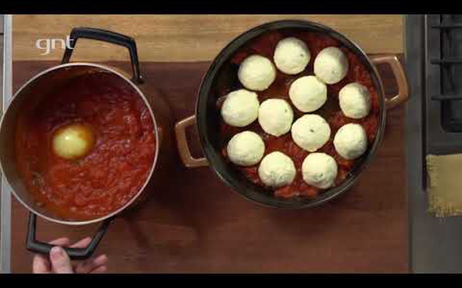 Nhoque de Ricota com Limão Siciliano e Molho de Tomate