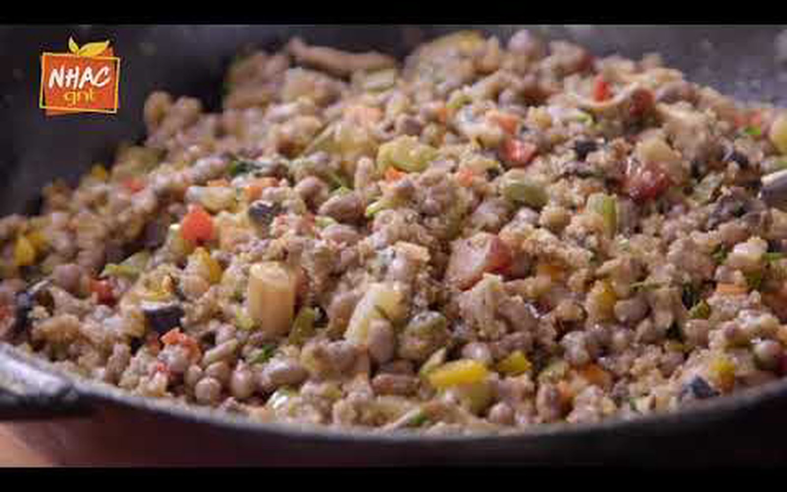Feijão Tropeiro Vegano com Berinjela e Abobrinha