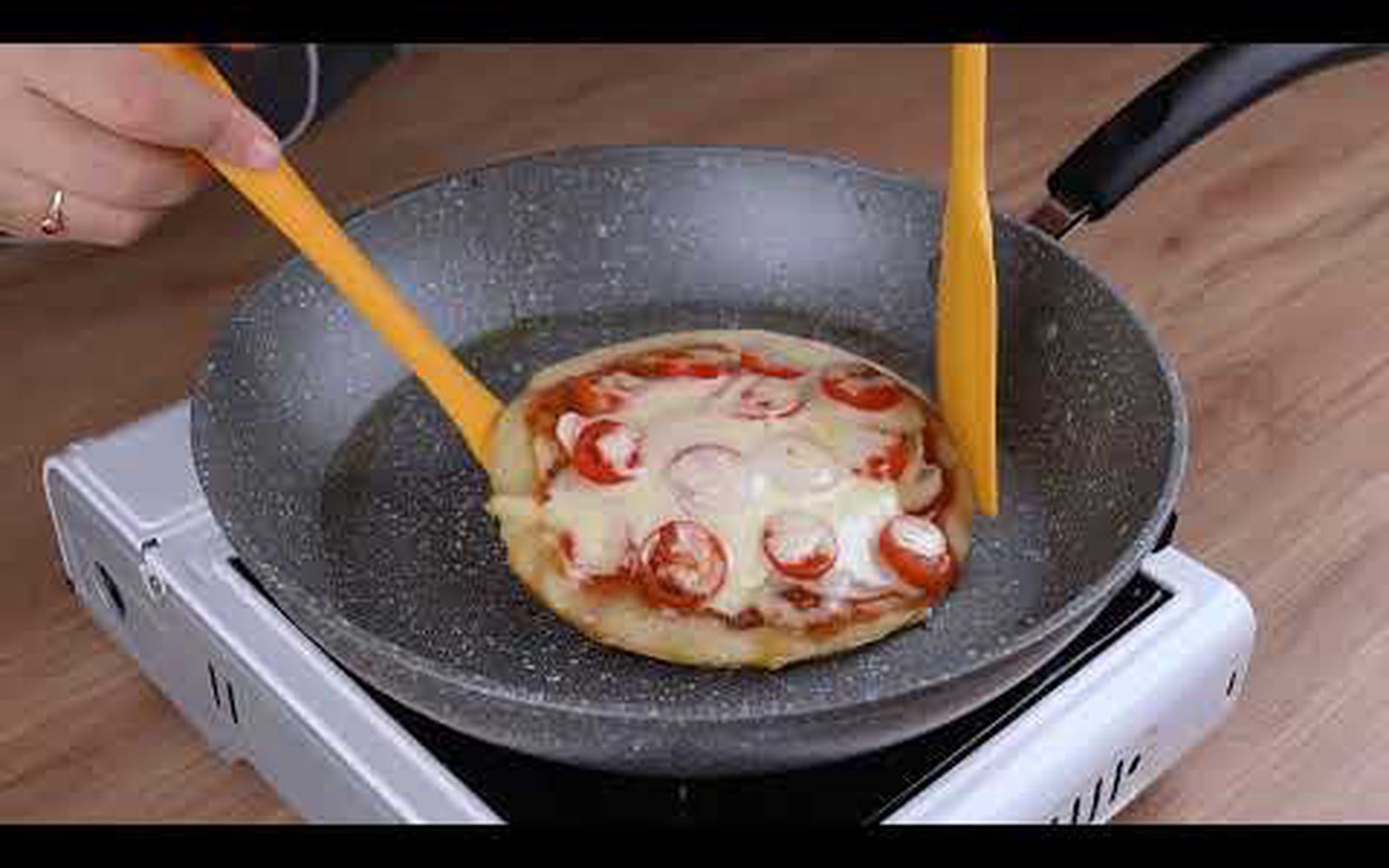 Pizza com Massa Folhada na Frigideira