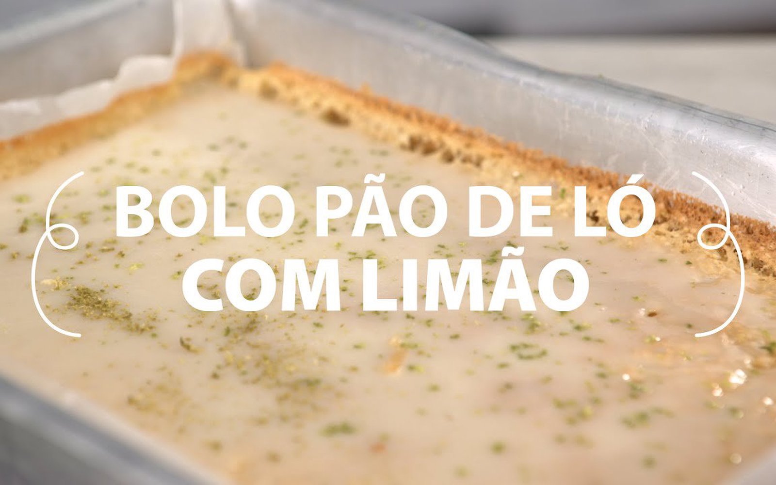 Bolo de pão de ló com limão