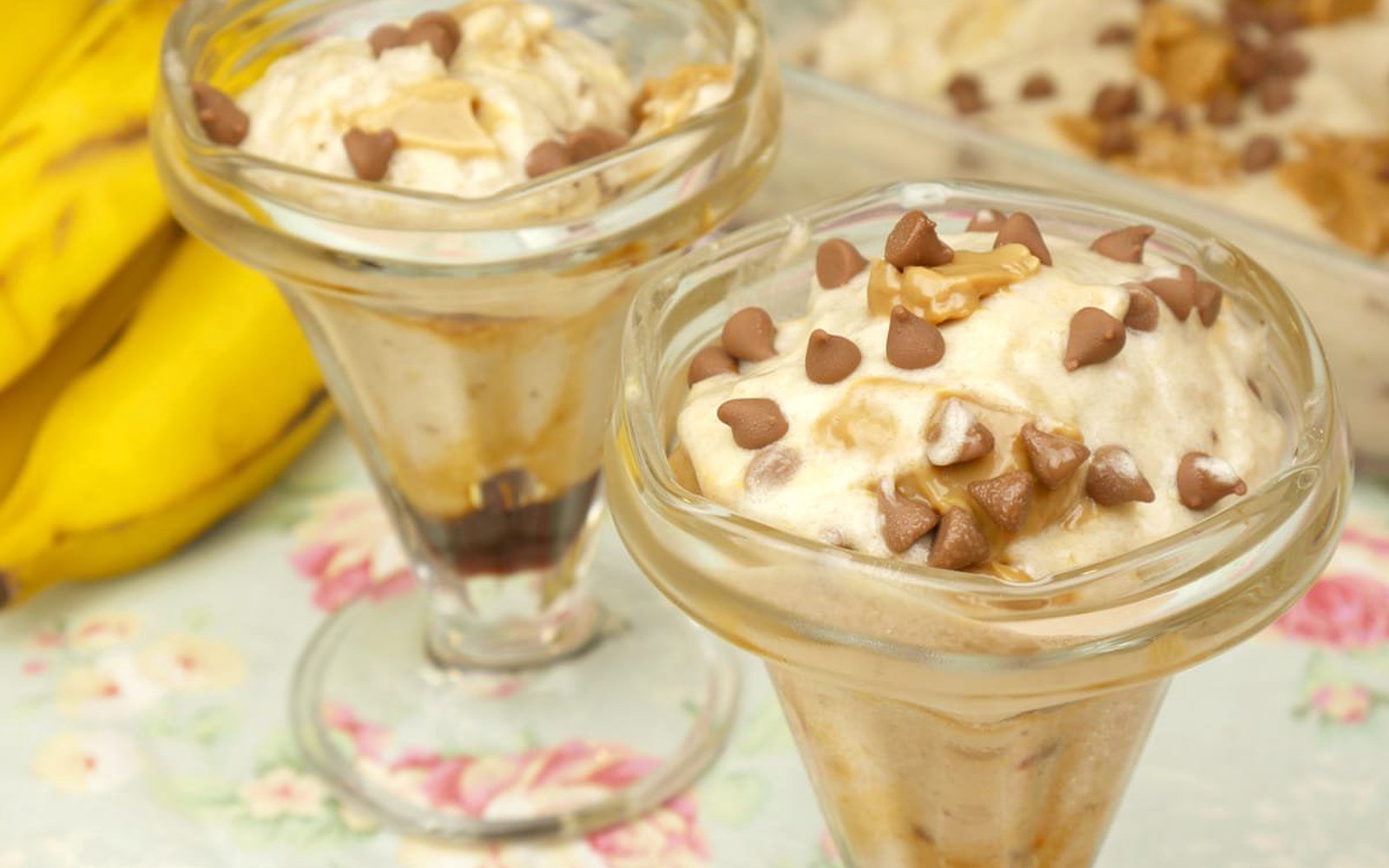 Sorvete de Banana com Doce de Leite e Chocolate