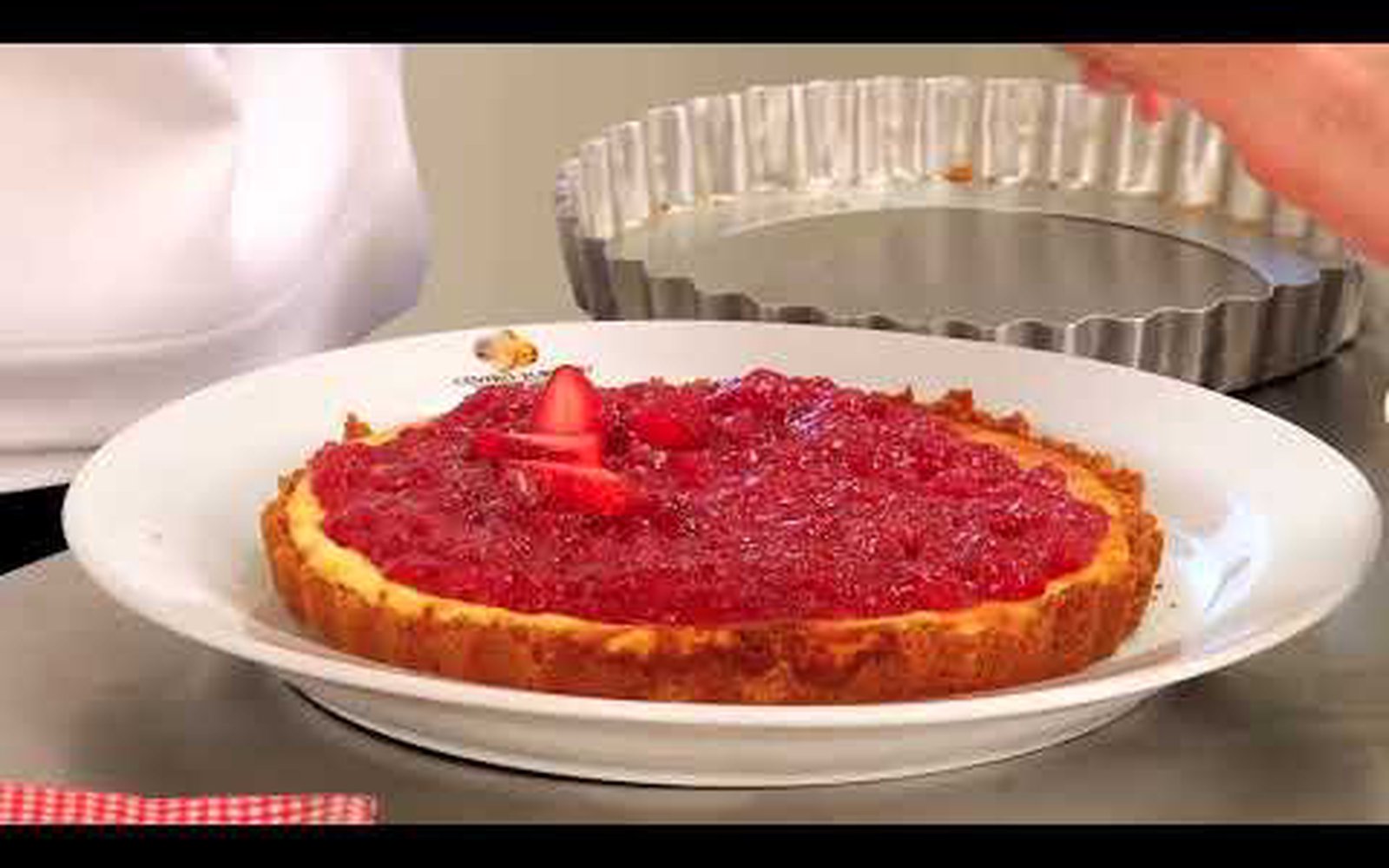 Cheesecake com Molho de Morangos