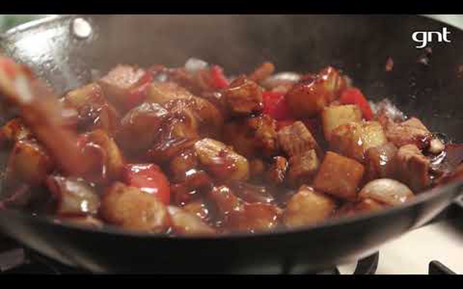 Picadinho Oriental com Lombo de Porco e Abacaxi